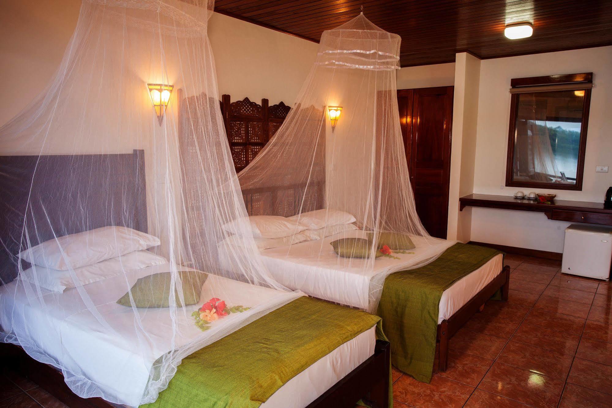 Sunset Bungalows Resort, Vanuatu Порт Вила Екстериор снимка